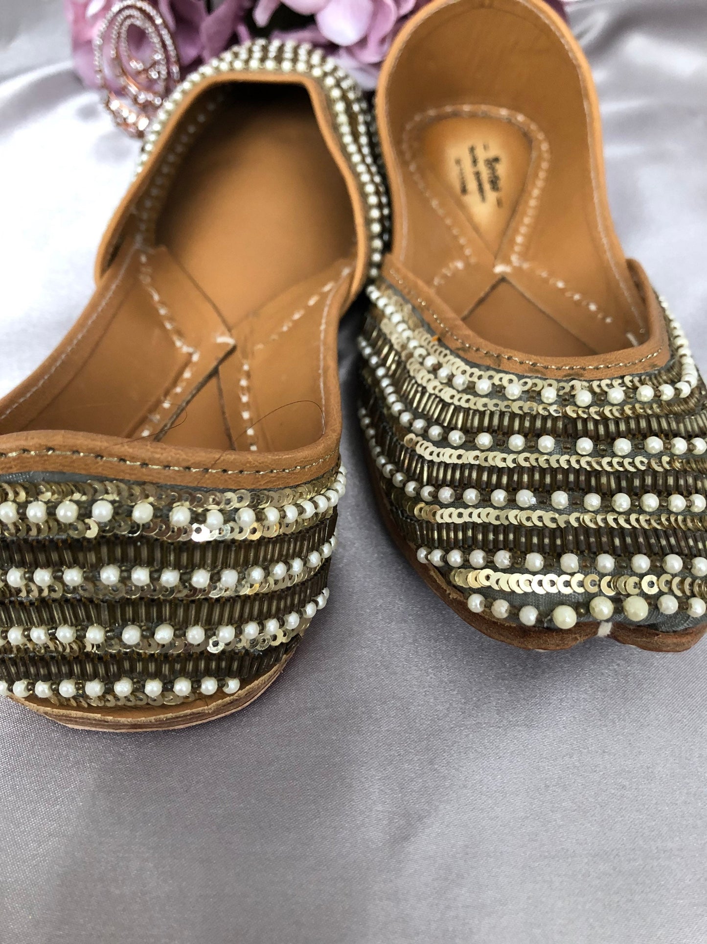 Women Punjabi Juttis Jootis Pakistani Khussa Mojaris available in Various Sizes