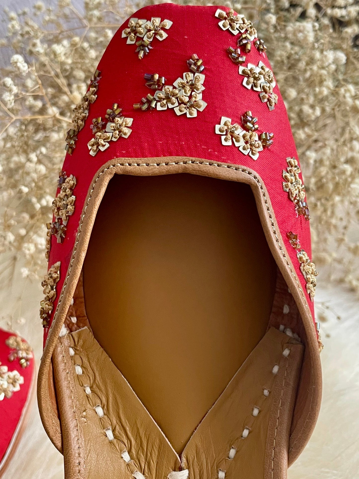 Red Juttis Punjabi Jooti Women Shoes Khussa Embroidered pumps Bridal Shoes