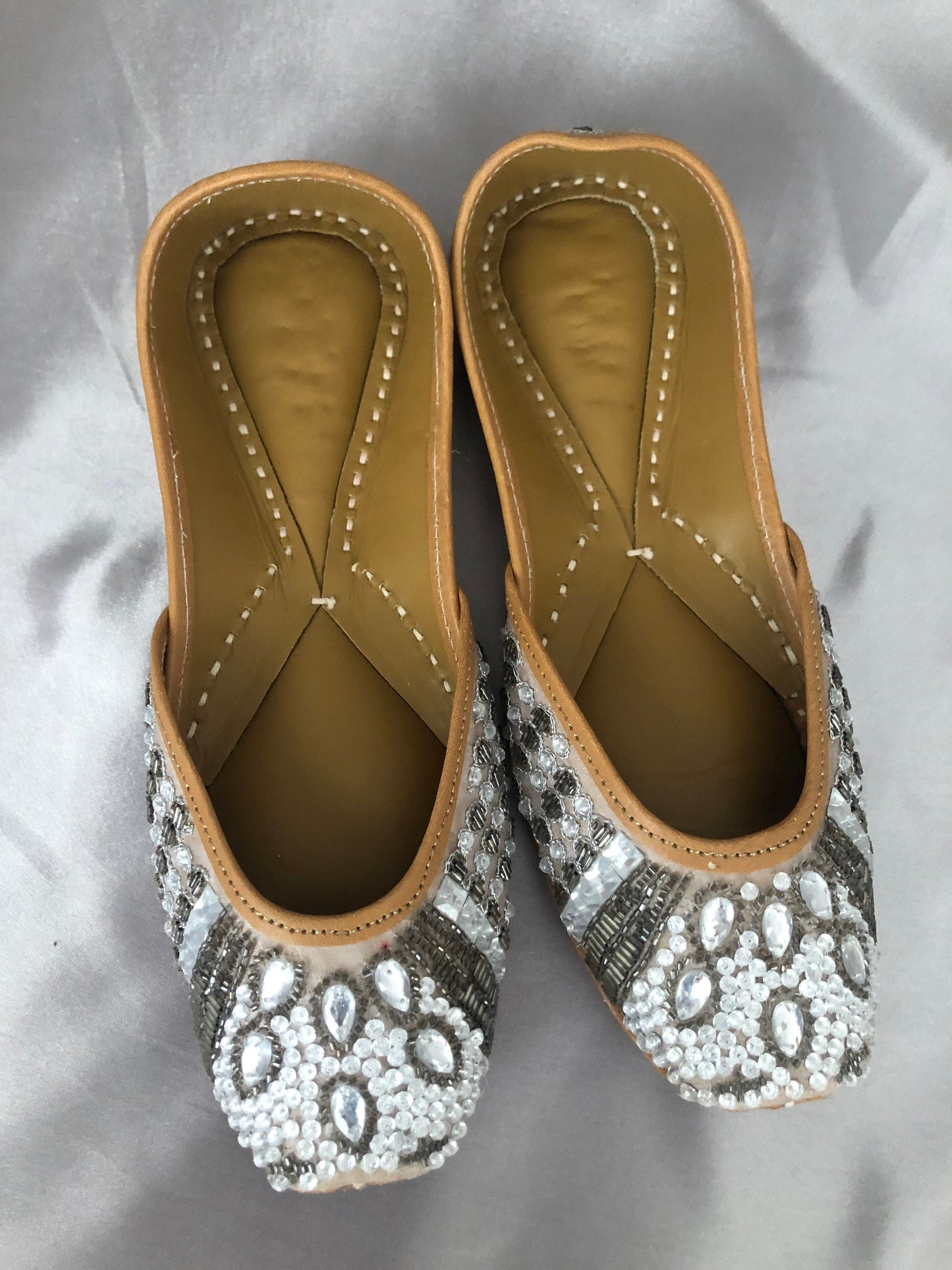 Silver Grey Punjabi Jutti/Jooti/Pakistani Khussa Wedding Shoes Perfect Bridesmaid gifts Leather Cushioned Insole