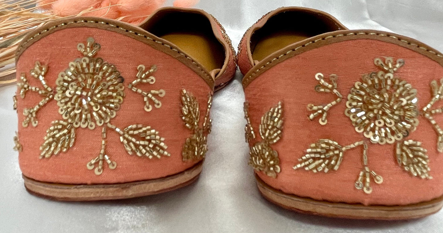 Peach Juttis Punjabi Jooti Women Shoes Khussa Embroidered pumps Bridal Shoes