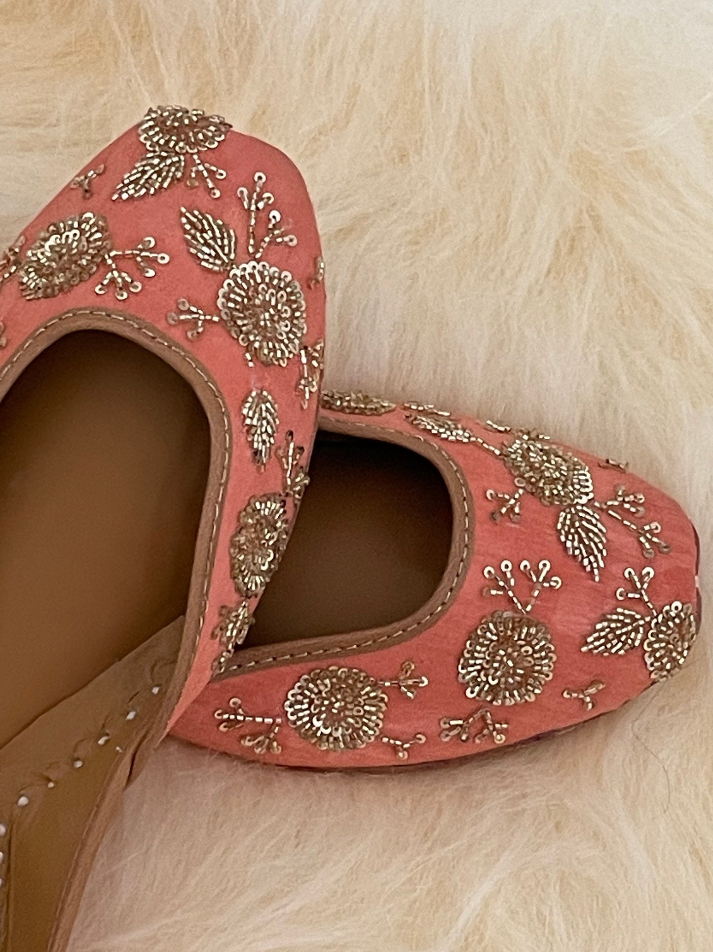 Peach Juttis Punjabi Jooti Women Shoes Khussa Embroidered pumps Bridal Shoes