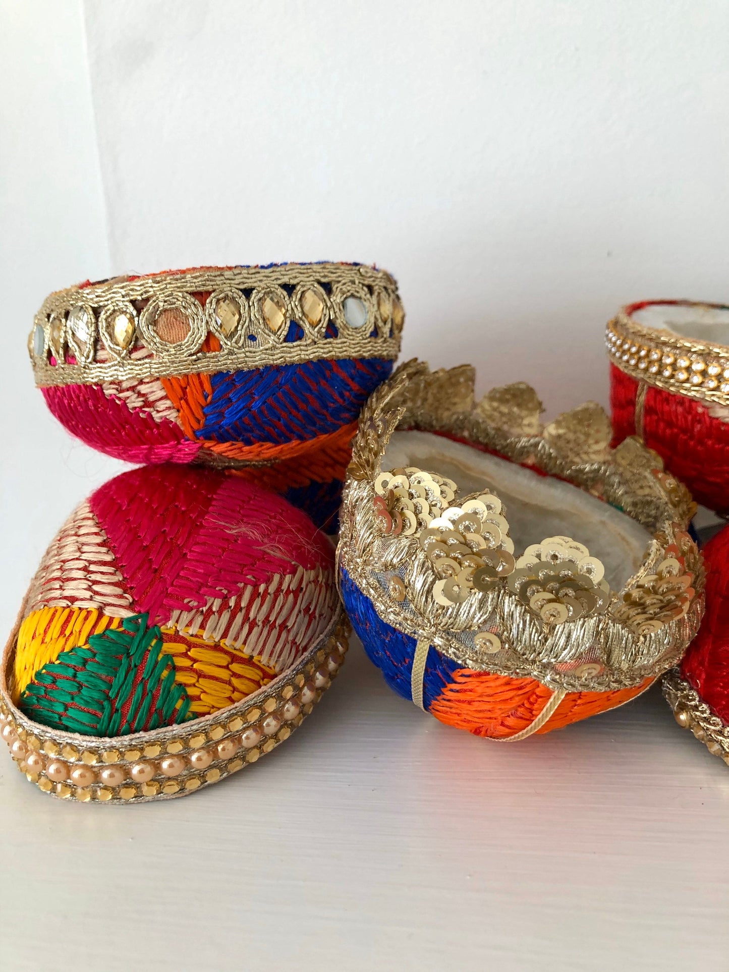 10 x Phulkari Thuttis Decorated Coconut Halves Nariyal essential Sikh Wedding Ladies Milni South Indian Wedding Accessory Asian Weddings