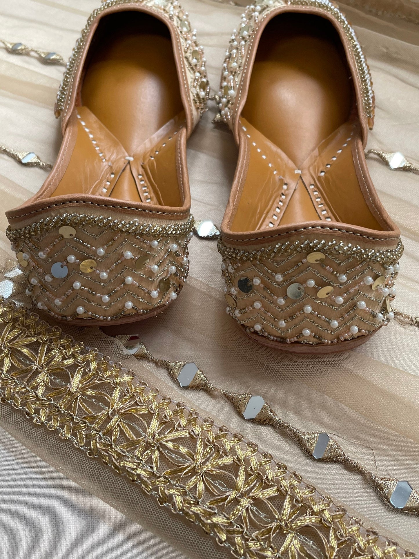 Nude Juttis Punjabi Jooti Moving tassel Women Shoes Khussa Embroidered pumps Bridal Shoes