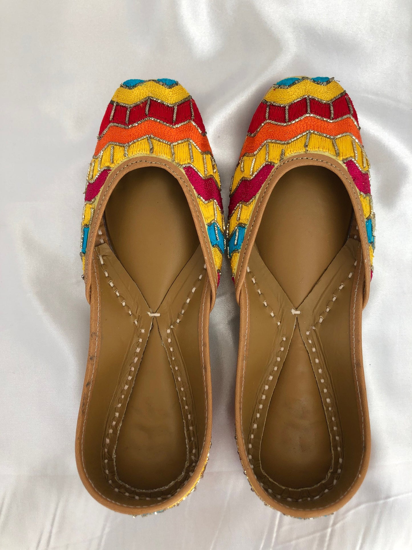 Multi Chevron Punjabi Jutti/Jooti/Khussa in Leather Cushioned Insole Sizes US 6, 7, 8 / UK 4, 5, 6