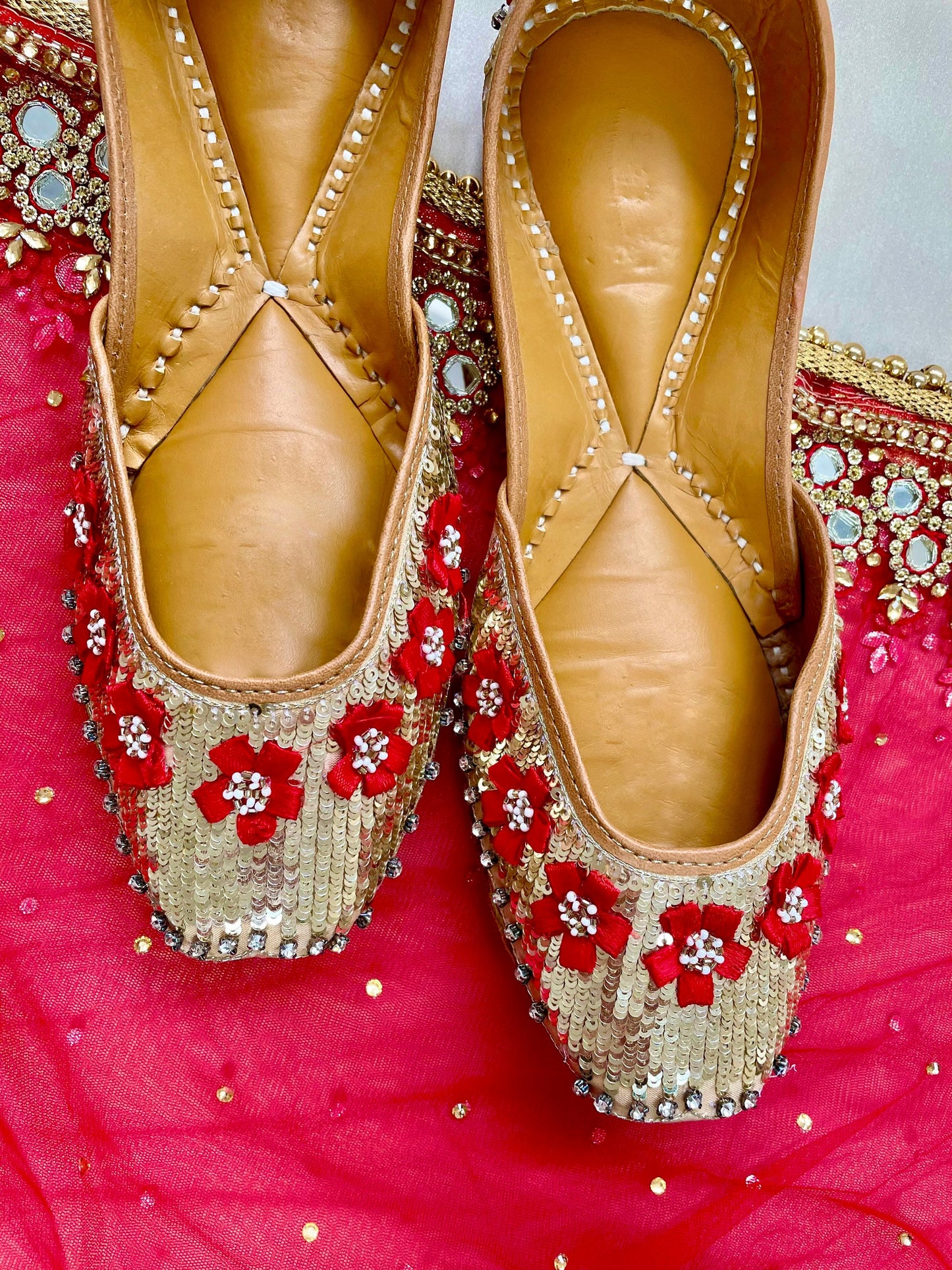 Bridal Red Juttis Punjabi Jooti Women Shoes Khussa Embroidered pumps Bridal Shoes