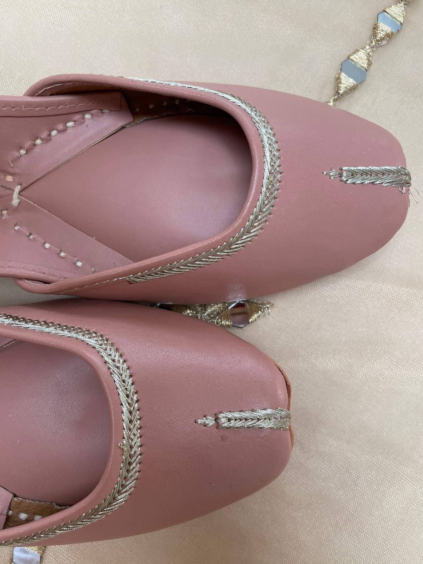 Leatherette Juttis Punjabi Jooti Women Shoes Khussa Embroidered pumps Bridal Shoes Various colours