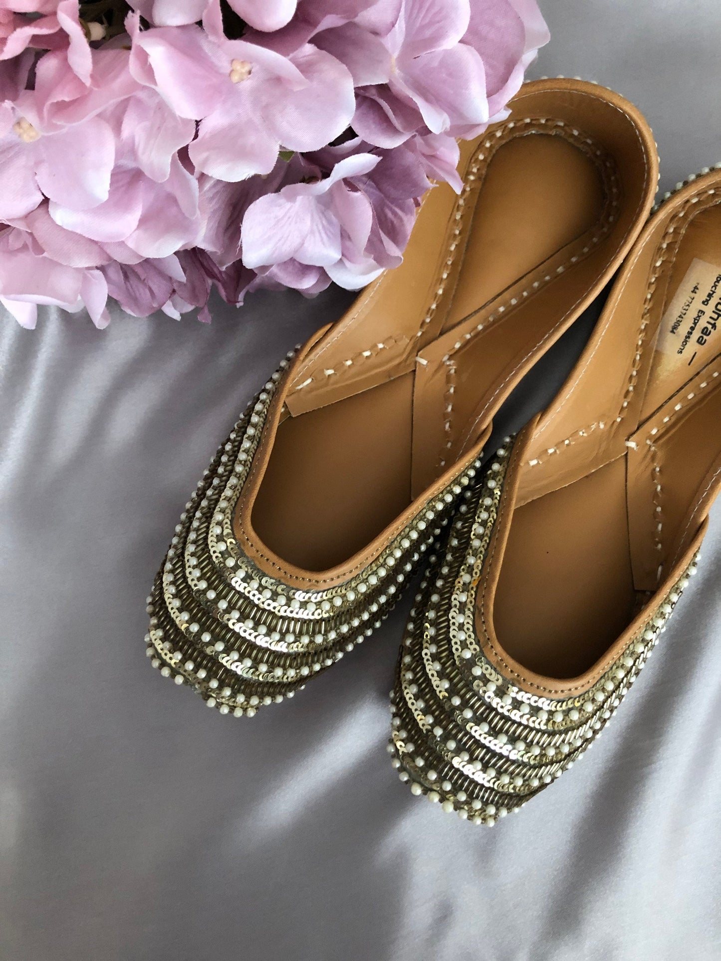 Women Punjabi Juttis Jootis Pakistani Khussa Mojaris available in Various Sizes