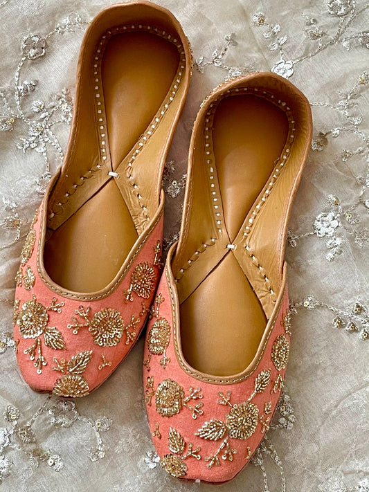 Peach Juttis Punjabi Jooti Women Shoes Khussa Embroidered pumps Bridal Shoes
